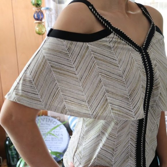 3/$15 CATO Cold Shoulder Pop Over Printed Blouse - Picture 9 of 16